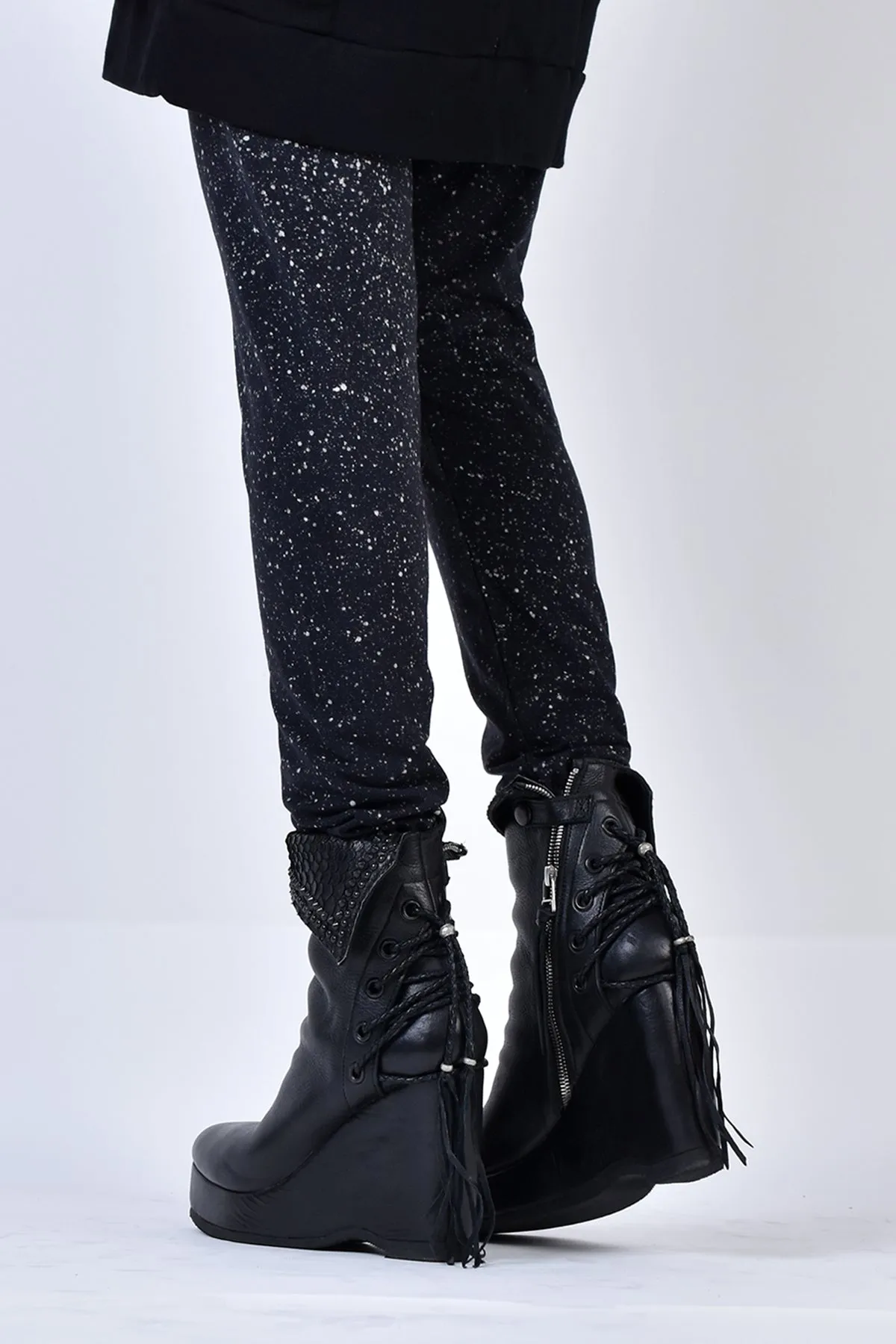2002-PT09A Discharged Leggings Black