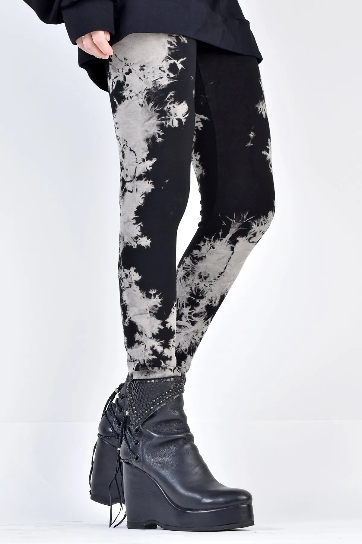 2002-PT11 Tie Dye Leggings