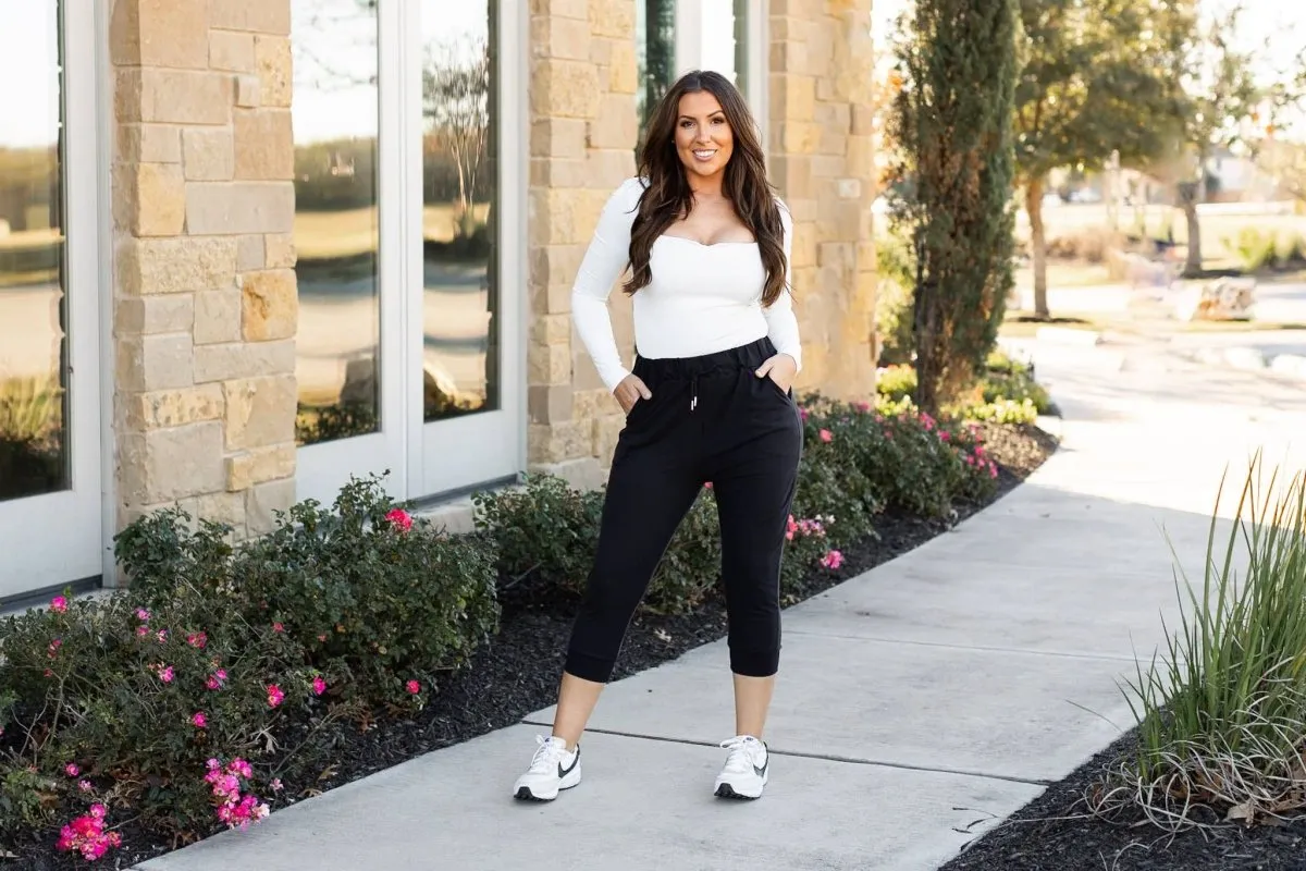 Black Lounger Capri's