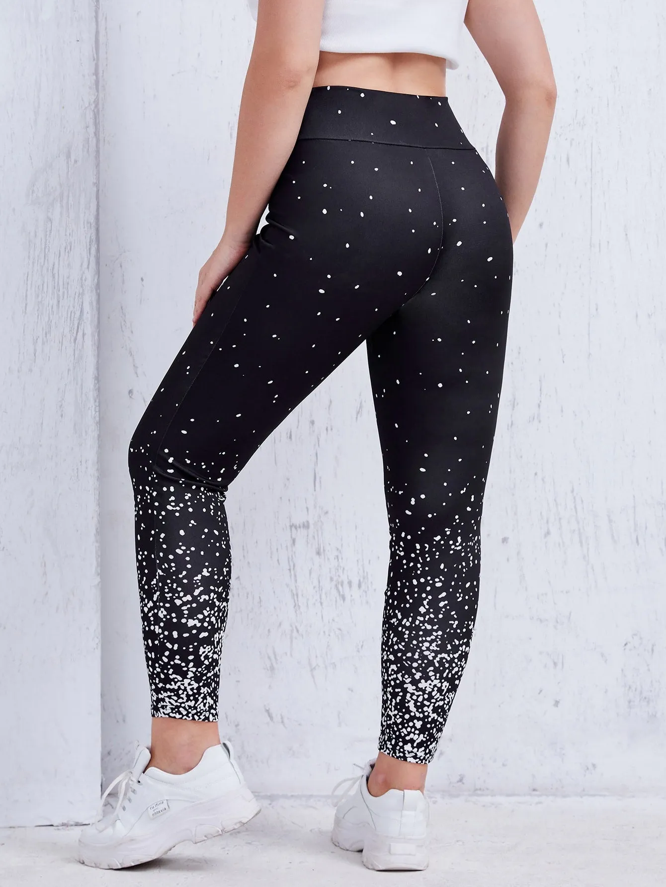 Graphic Capris Plus Size Leggings