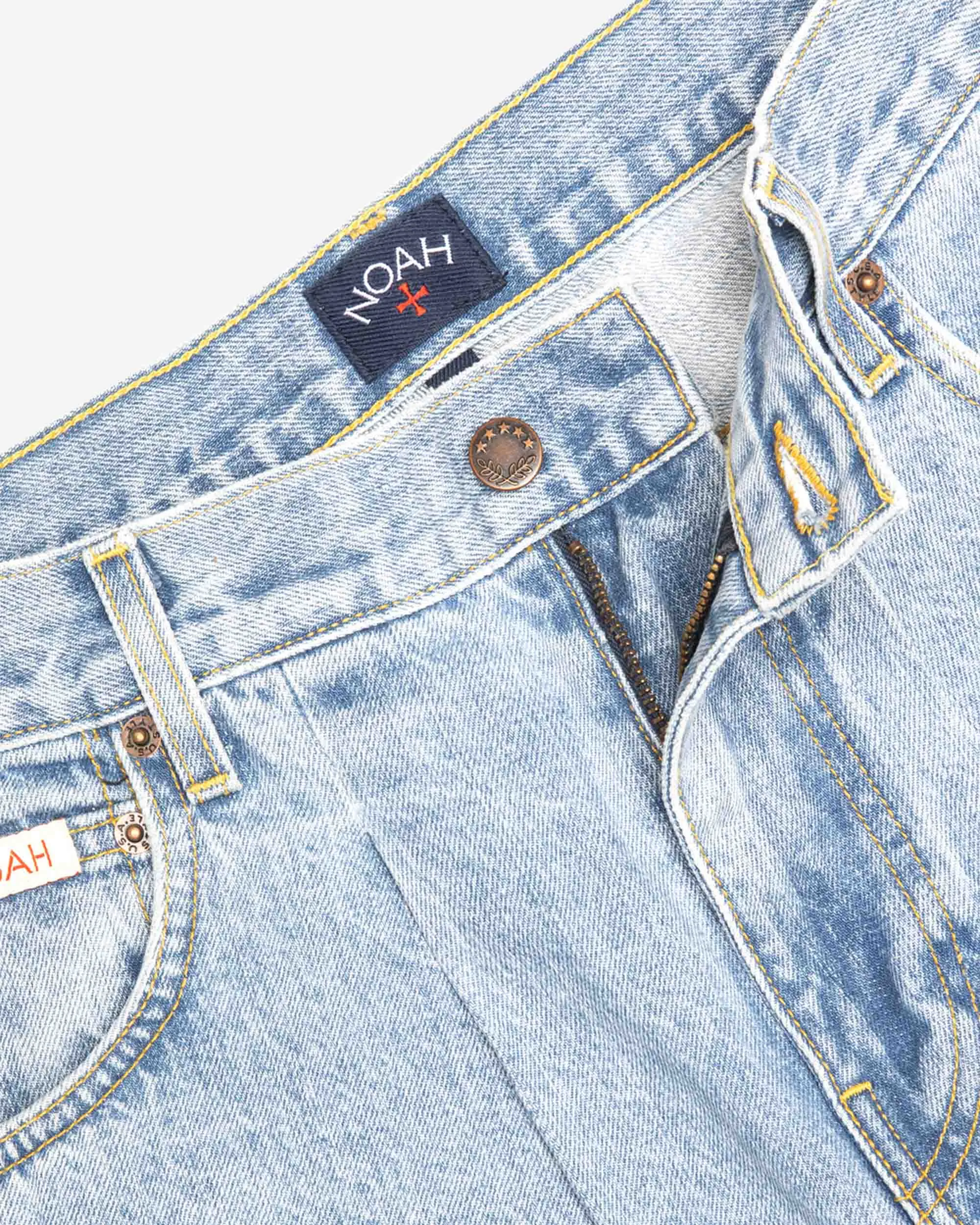 Pleated Jeans