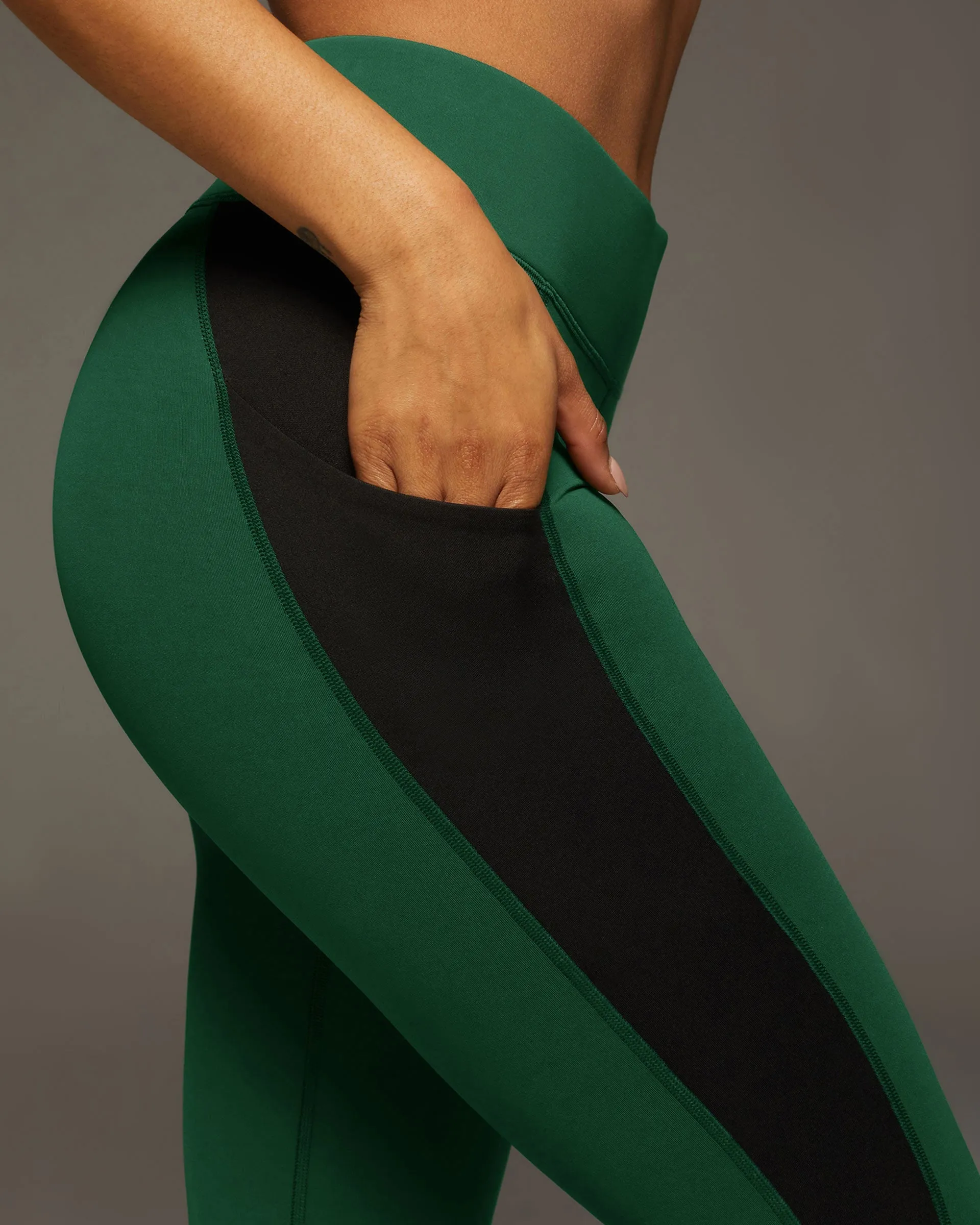 Velocity Pocket Legging