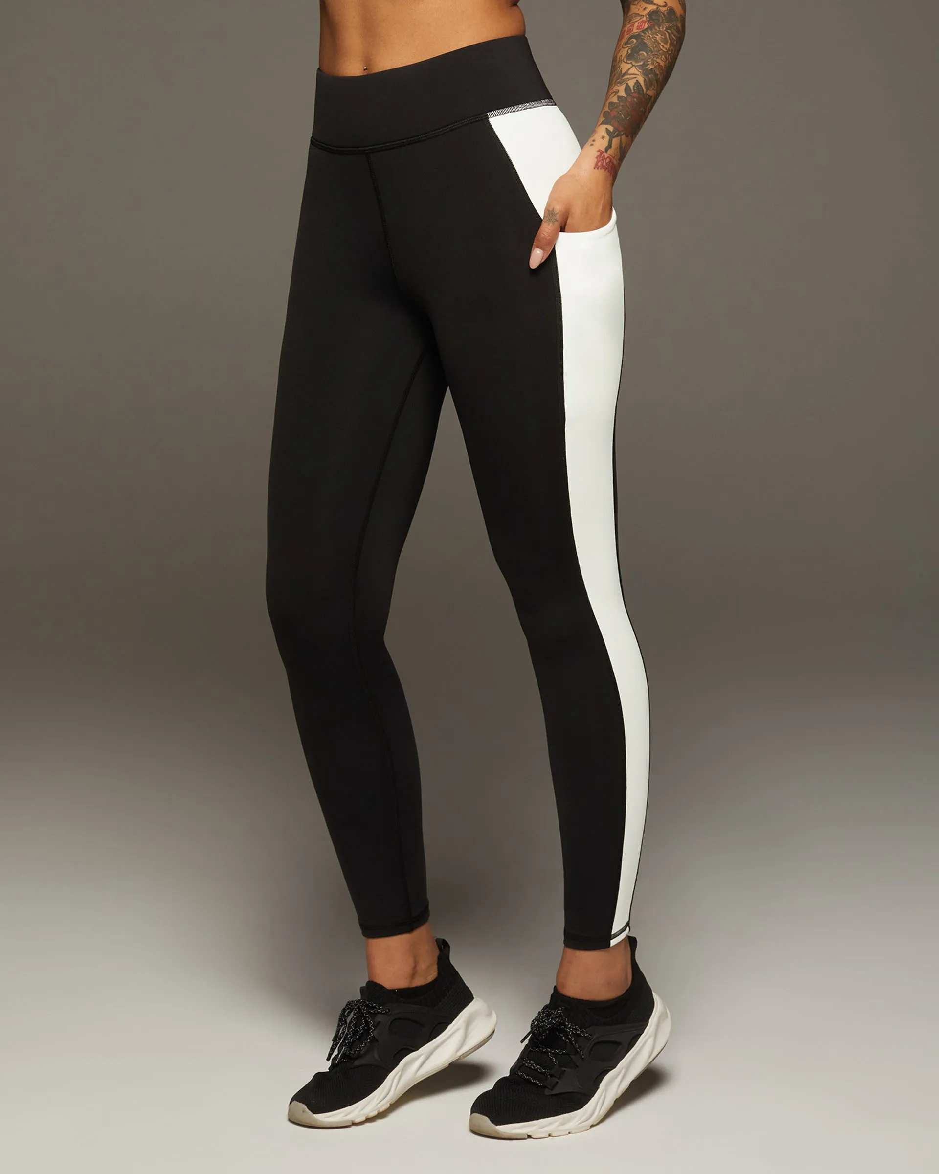 Velocity Pocket Legging